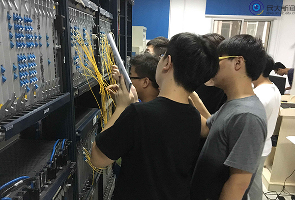 电信学院扎实开展学生暑期实习实践活动