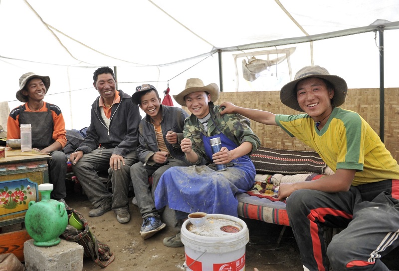 中国民族网扎根基层只为留住那灿烂的笑脸