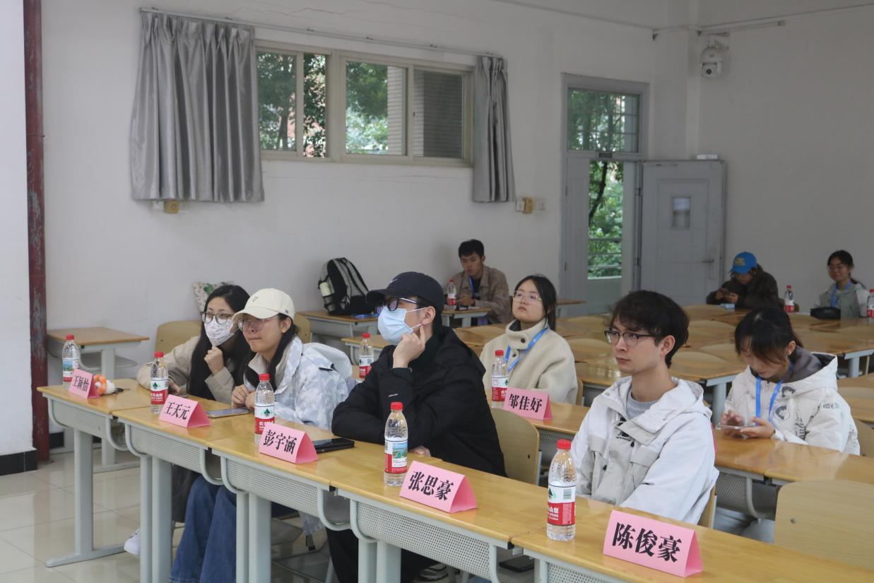 96F3F784A982667BB8C8A9CE94E41D71