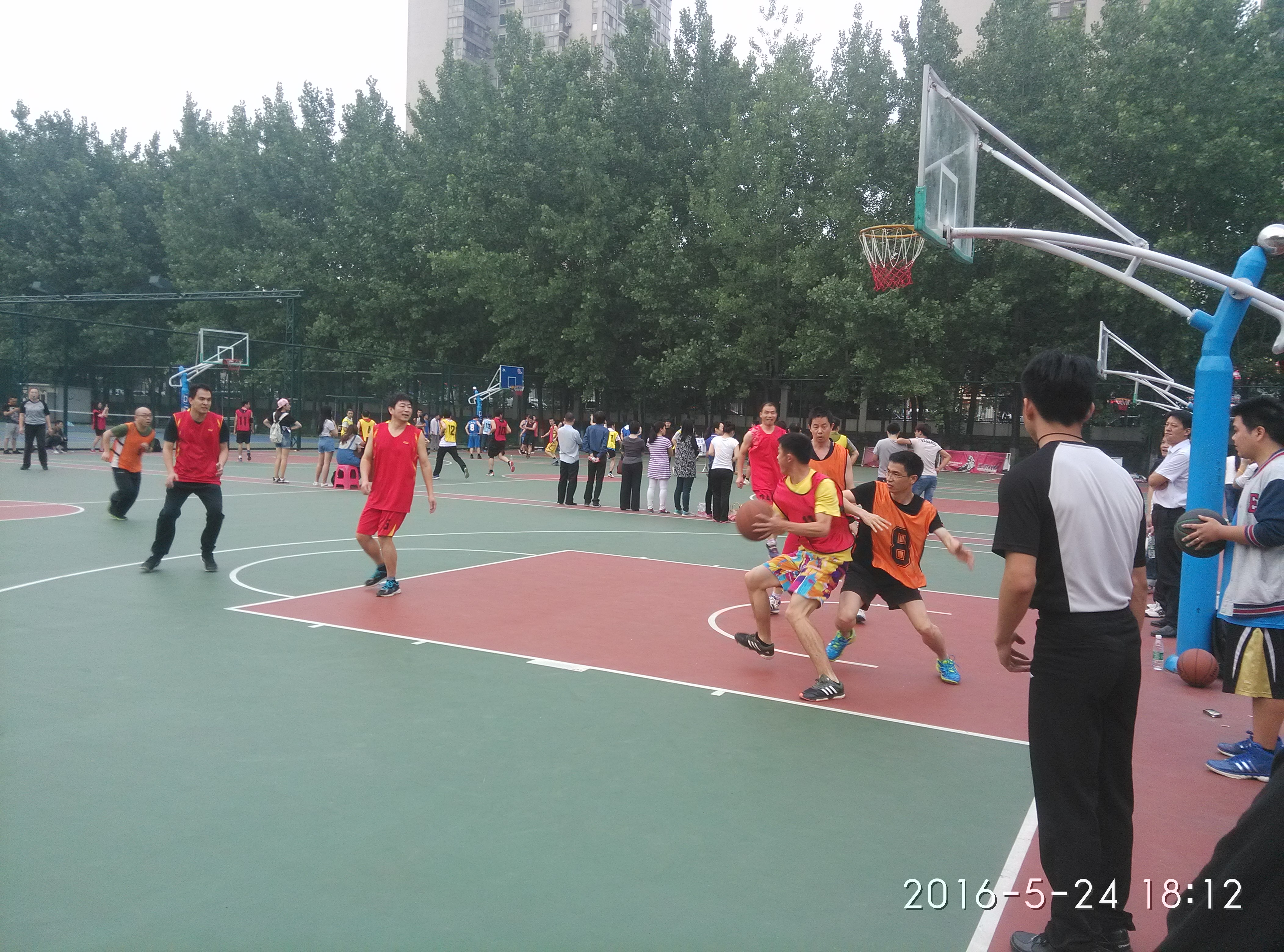 机关一队比赛中
