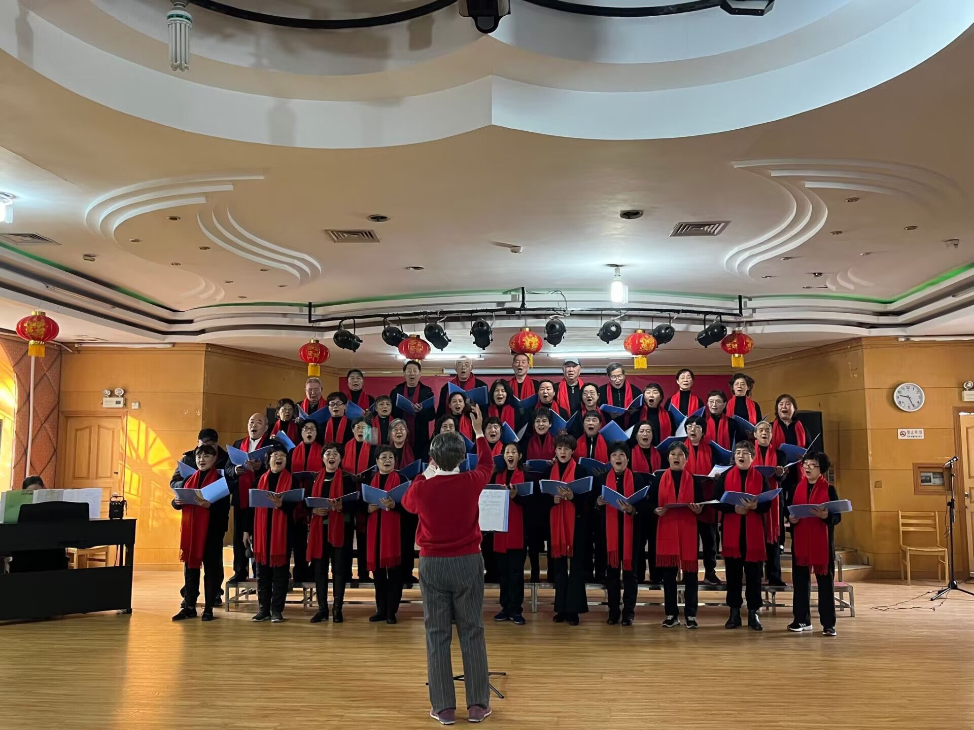 武汉纺织大学离退休工作处